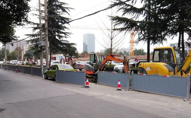市政道路圍擋施工注意事項(xiàng).jpg